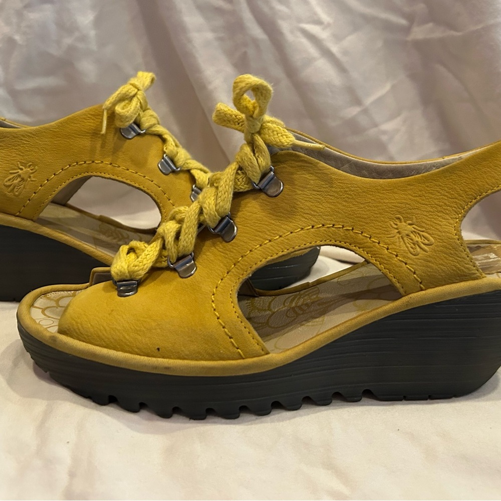 Fly London Ylfa Yellow Suede Lace Up Peep Toe Wedge Sandals Womens - Picture 7 of 7